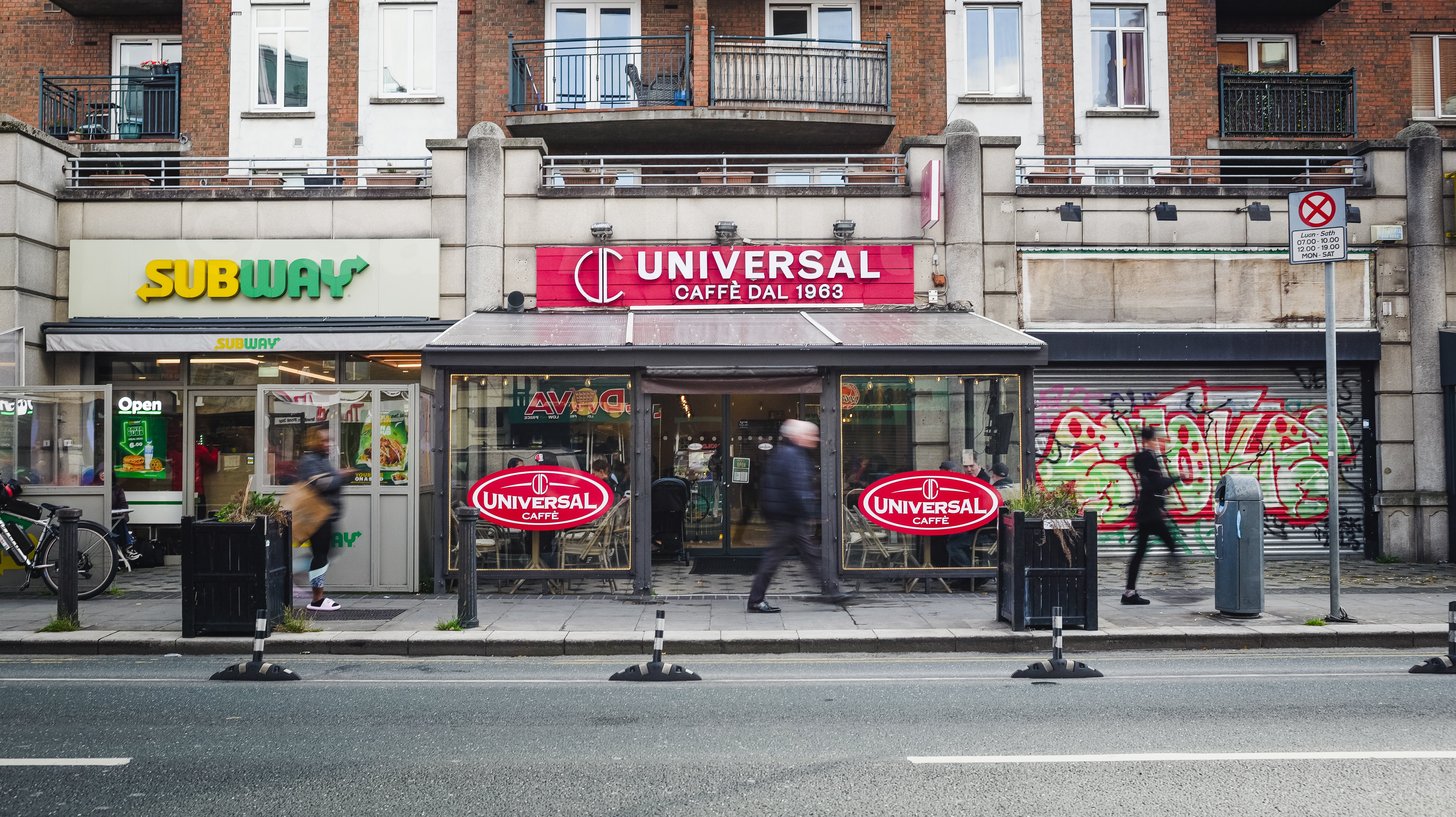 Universal Café - Image 3